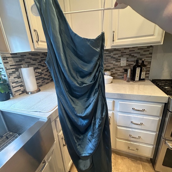 Blue revolve - Picture 2 of 3